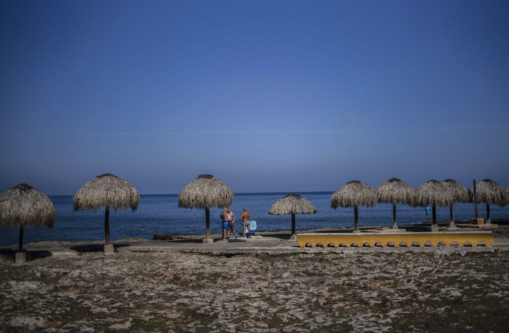 APTOPIX Virus Outbreak Caribbean Tourism